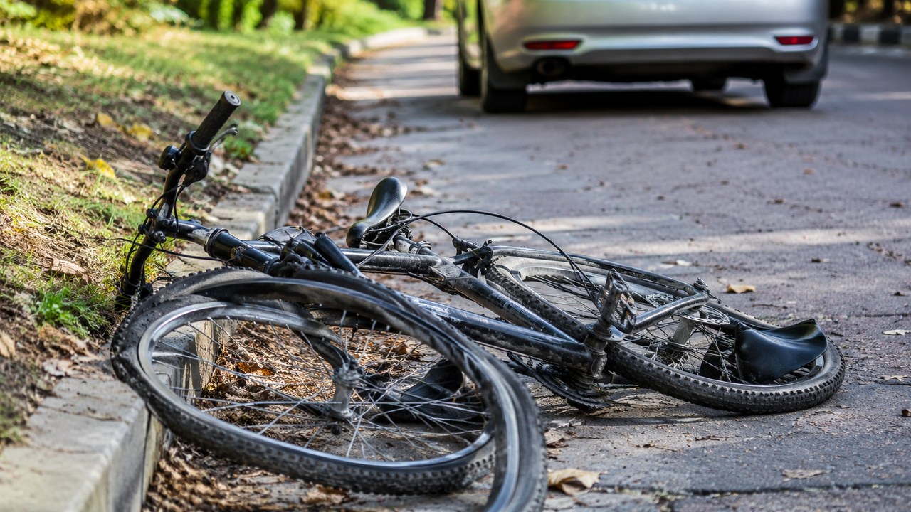 Nehoda, vandalizmus alebo škoda na bicykli: čo rieši poistenie?